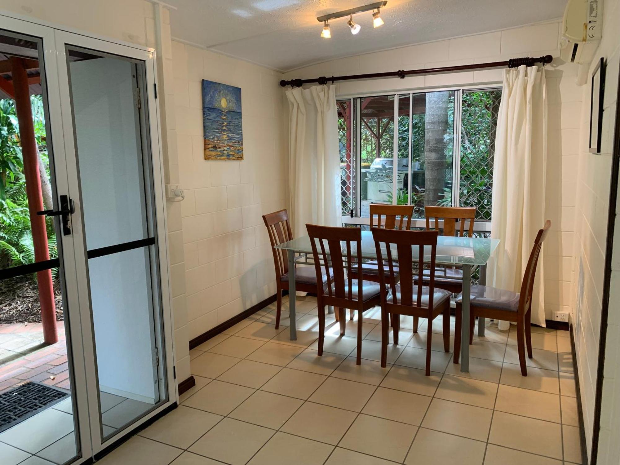 Shambhala Retreat Magnetic Island Cottages Nelly Bay ภายนอก รูปภาพ