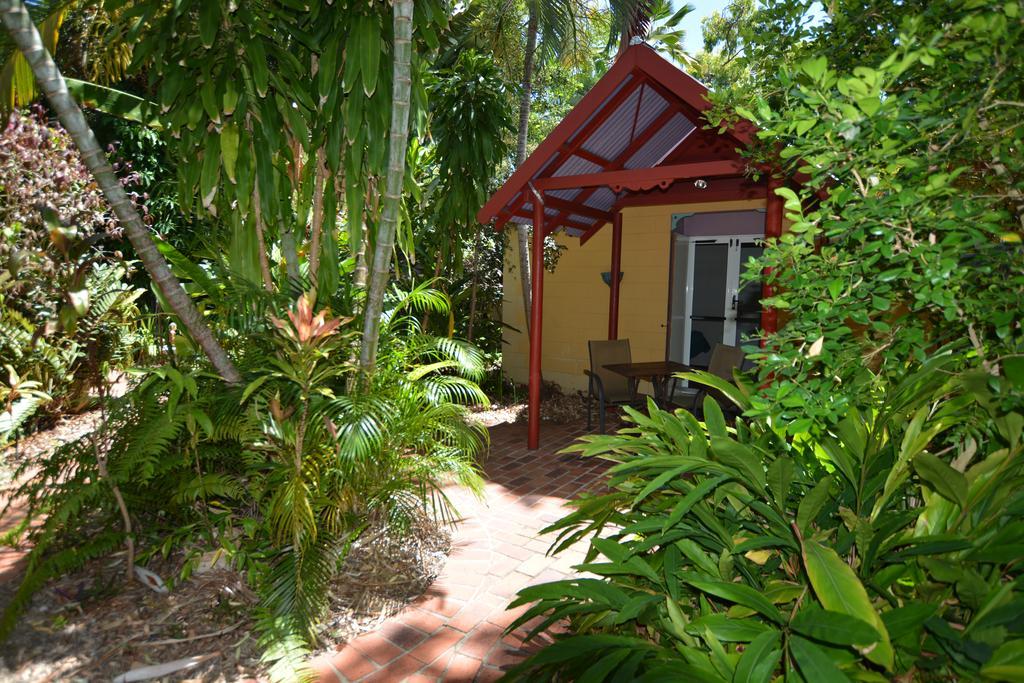 Shambhala Retreat Magnetic Island Cottages Nelly Bay ภายนอก รูปภาพ